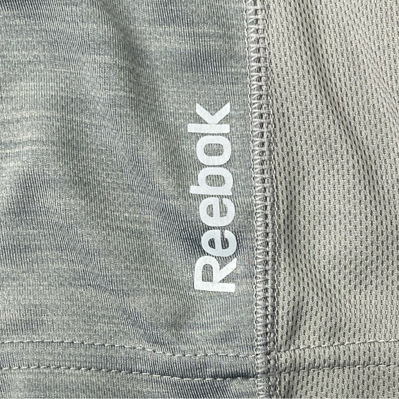 Reebok Shirt‎ Mens Medium Light Grey Short Sleeve Athletic Tee - Picture 6 of 10